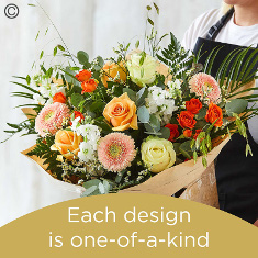 Hand-tied bouquet made with the finest flowers HT07S